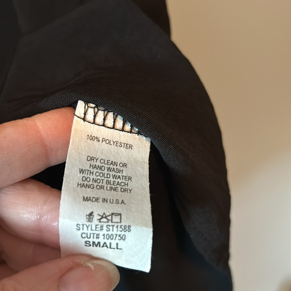 Black V-Neck Blouse with Tie Front Small - Picture 6 of 6